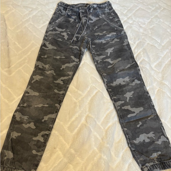 Women's/Teen's American Eagle pants with tapered bottom - Size 8 Worn 1x - Picture 7 of 11